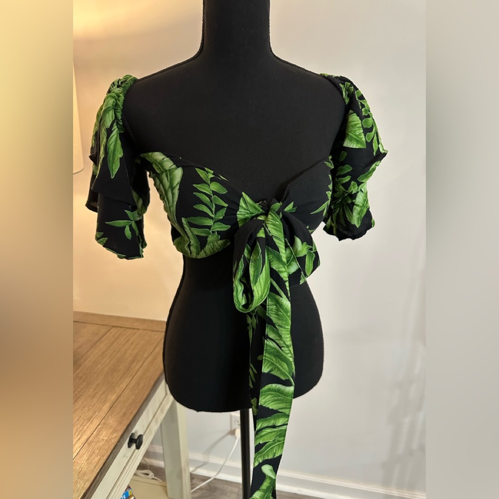 Tropical Off The Shoulder  Crop-top - Size M